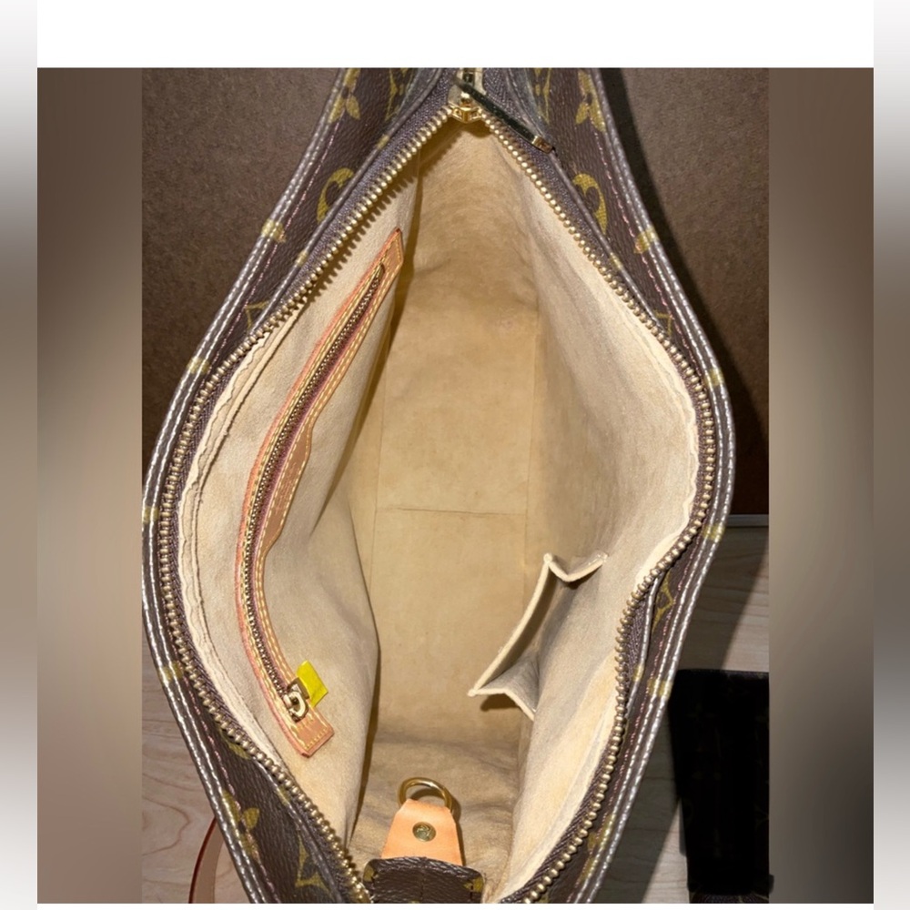 LOUIS VUITTON ✅ AUTHENTIC GM SIZE LOOPING BAG - Picture 6 of 12